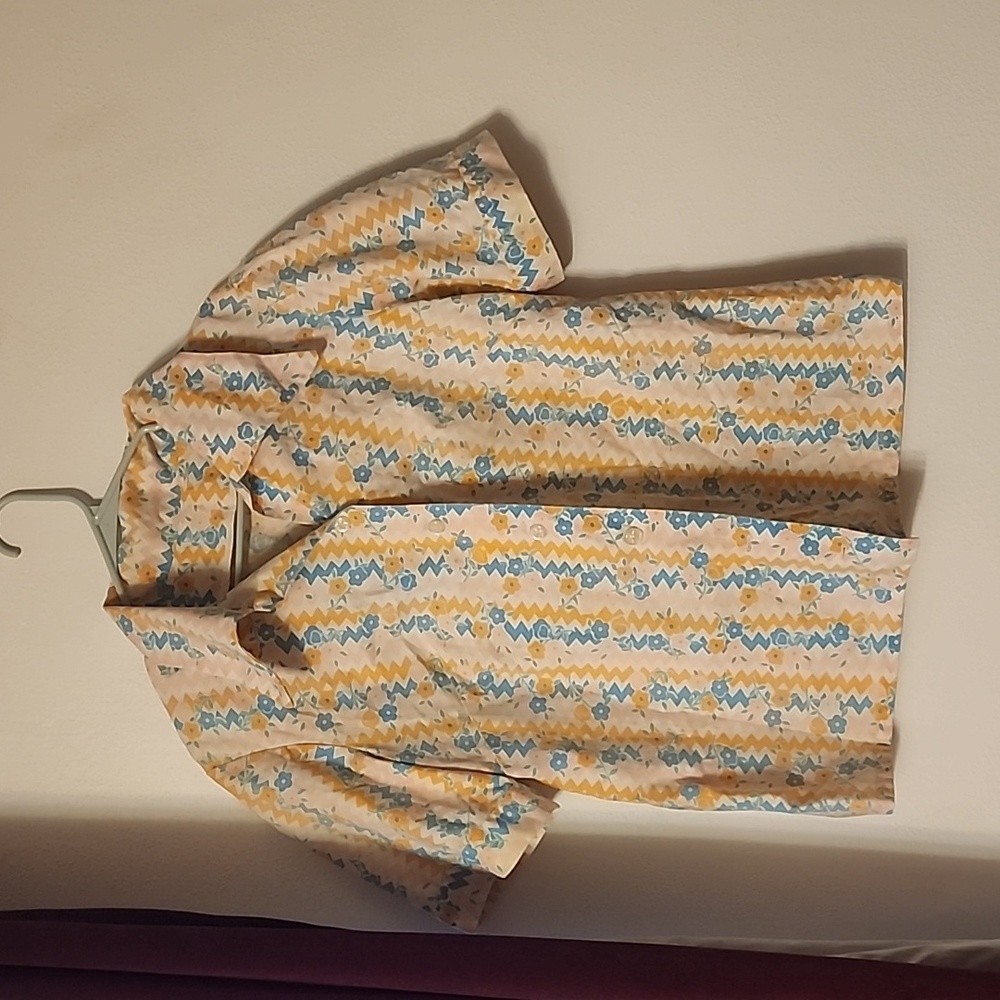 Vintage Women's Floral ZigZag Button Up Shirt